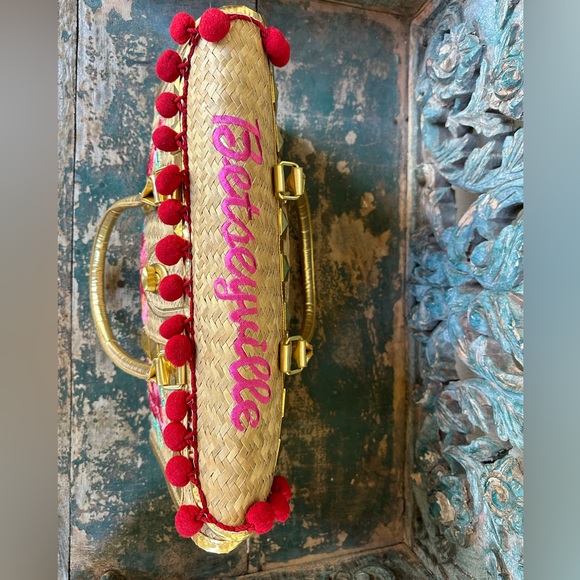 Betsey Johnson “Betseyville” Rose raffia embroidered straw bag w/leopard lining - Picture 2 of 9
